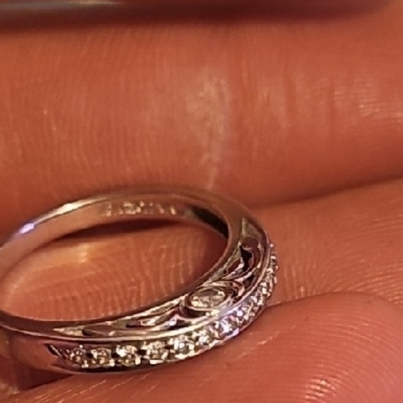 Elegant 18k White Gold NA HOKU Wedding Band w Diamonds SIZE 7 Women's Ring - Picture 6 of 15